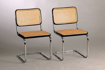 4 Freischwinger "Thonet S 32", Stahlrohrgestell, Rahmen schwarz lackiert, Unterseite bezeichnet "Thonet", Korbgeflecht vor ...