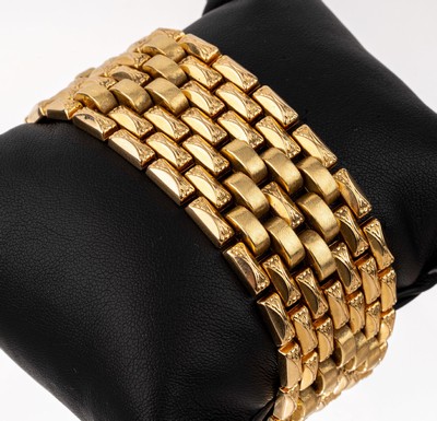 Breites 18 kt Gold Armband, GG 750/000, Glieder matt. und grav., bewegl. gearbeitet, L. ca. 20 cm, B. ca. 3 cm, Kastenschloss mit doppelter ...