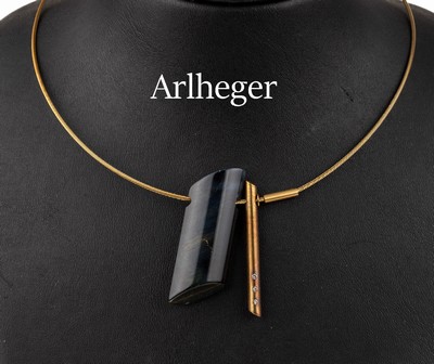 18 kt Gold Designercollier, GG 750/000, wohl Arlheger/Wuppertal, geschliffener Labradorit-Stab, GG-Stab mit 3 Brillanten zus. ca. 0.04 ct Weiß/si, ...