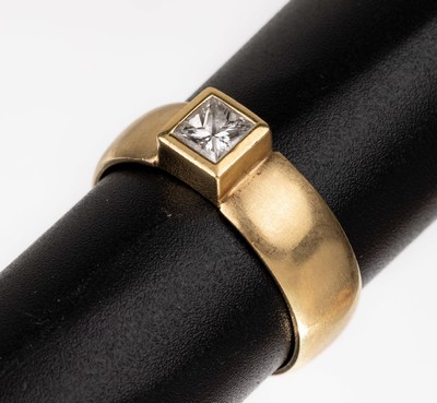 14 kt Gold Diamant-Ring, GG 585/000, Princess-Cut Diamant ca. 0.50 ct feines Weiß/vs, RW 60, ca. 7.5 g, innen Namensgravur