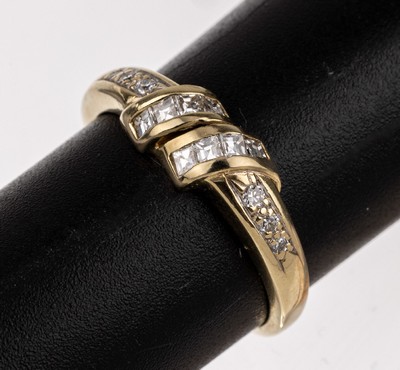 14 kt Gold Diamant-Ring, GG 585/000, 8 Diamantcarrees zus. ca. 0.20 ct Weiß/si, 6 Diamanten zus. ca. 0.03 ct Weiß/si, RW 51, ca. 2.3 g