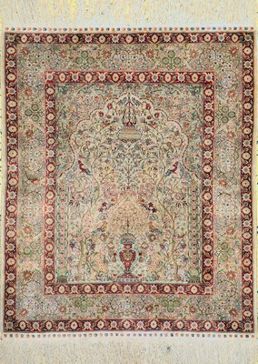 Hereke Seide fein, China, ca. 50 Jahre, reine Naturseide, ca. 94 x 78 cm, ca. 1,4 Mio.Kn/qm, EHZ: 1-2