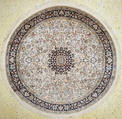 Kaschmir rund, Indien, ca. 30 Jahre, Kunstseide auf Baumwolle, ca. 215 cm, Reinigungsbedürftig, EHZ: 2