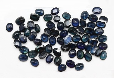 Lot lose Saphire zus. ca. 28.75 ct, überwiegend ovalfacett., versch. Größen und Farben