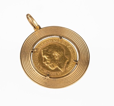 18 kt Gold Münz-Anhänger, GG 750/000, gefasste Goldmünze, Sovereign, Georg V., 1928,ca. 14.2 g, L. ca. 4 cm