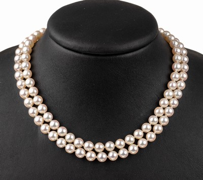 2-reihige Akoya-Zuchtperlkette mit 14 kt Gold Schließe, GG 585/000, Perld. ca. 6 mm, Innenl. ca. 53 cm