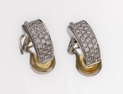 Paar 14 kt Gold Brillant-Ohrcreolen, WG 750/000, 70 Brillanten zus. ca. 0.35 ct Weiß/si, Clipbrisuren, ca. 6.6 g
