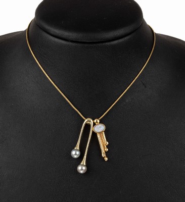 Konvolut 14 kt Gold Anhänger, GG 585/000, 1x mit 2 grauen Zuchtperlen, D. ca. 6 mm, L. ca. 3.7 cm; 1 x mit ovalen Opal, L. ca. 2.8 cman Kette, GG ...