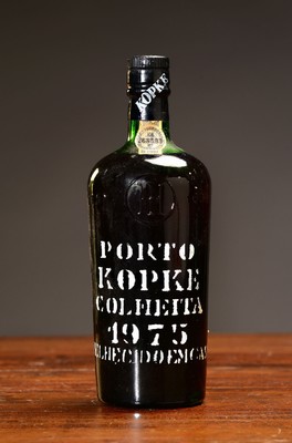 1 Flasche 1975 Porto Kopke Colheita, Portugal, ca. 75cl, 20%Vol.