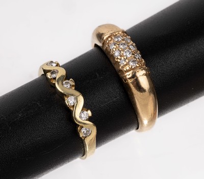 Konvolut 2 14 kt Gold Diamant-Ringe, GG 585/000, 1x mit 10 Diamanten zus. ca. 0.11 ct Weiß/si, RW 58, 1x mit 6 Brillanten zus. ca. 0.12 ct ...