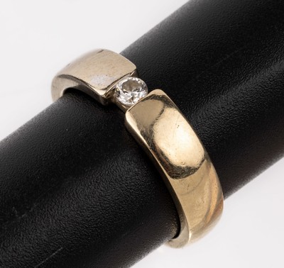 14 kt Gold Brillant Ring, GG 585/000, Brillant ca. 0.10 ct Weiß/si, RW 58, ca. 7.2 g