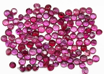Lot rundfacett. Rubine 23.88 ct, Ausfassware