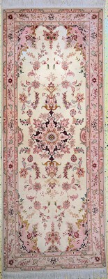 Täbriz fein(50 Raj), Persien, ca. 50 Jahre,Korkwolle mit Seide, ca. 210 x 83 cm, Reinigungsbedürftig, EHZ: 2