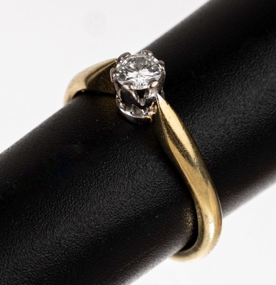 14 kt Gold Ring, GG/WG 585/000, in WG gefasster Brillant ca. 0.20 ct Weiß/si, RW 51,ca. 2.9 g