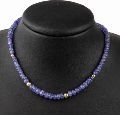 Tansanit-Collier, facett. Tansanit-Linsen im Verlauf, Schließe und Zwischenkugeln GG 585/000, L. ca. 44 cm, Karabinerschließe