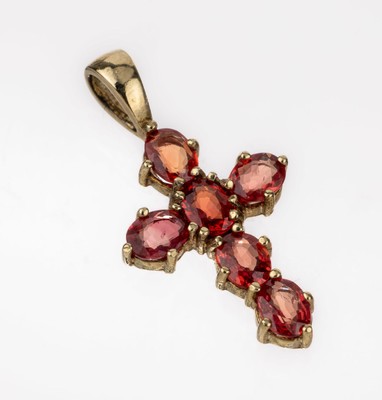 14 kt Gold Saphir-Anhänger, GG 585/000, 6 ovalfacett. rote Saphire (beh.) zus. ca. 0.60 ct, ca. 1.4 g, L. ca. 2 cm