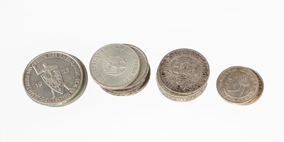 Lot 14 Silbermünzen, Deutsches Reich, 2 x 5Mark: 1925 und 1932, 10 x 3 Mark: 1 x Lessing 1929, 1 x Vogelweide 1930, 1 x Rheinland 1925,1 x 700 ...