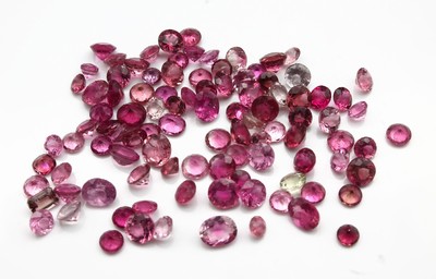 Lot lose Turmaline, ca. 27.17 ct, versch. Schliffformen, Farben und Größen