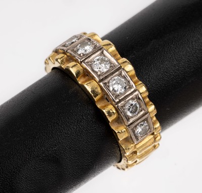 18 kt Gold Brillant-Ring, GG/WG 750/000, 7 in WG gefasste Brillanten zus. ca. 0.50 ct Weiß/vs-si, RW 53, ca. 8.9 g