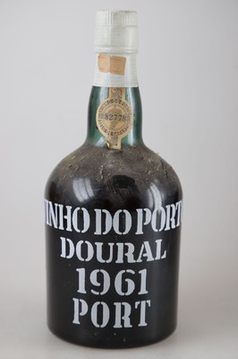 1 Flasche 1961 Doural Vinho do Porto, Portugal, abgefüllt 1974, Füllniveau ca. 4,5 cm
