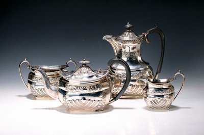 Kernstück für Kaffee und Tee, Schottland, 1895, Silber gemarkt, barockisierender Dekor, Jahresbuchstabe O, Kaffeekanne, Teekanne, Zuckerdose, ...