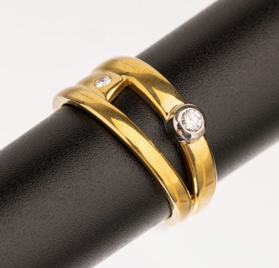 14 kt Gold Brillant Ring, GG 585/000, ausgefallene Schiene, bes. mit 2 Brillanten zus. ca. 0.12 ct feines Weiß/vs, ca. 8.4 g, RW57