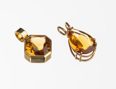 Konvolut 2 14 kt Gold Citrin Anhänger, GG 585/000, 1x Citrintropfen ca. 6.0 ct, L. ca. 2cm, ca. 2.8 g, 1x Topas im Fantasieschliff ca.5.0 ct, L. ...