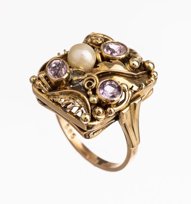 14 kt Gold Amethyst-Ring, 1930/40er Jahre, GG 585/000, florale Gestaltung, Blattdekor, Rosendekor, Granulatverz., rund- u. ovalfacett. Amethyste ...
