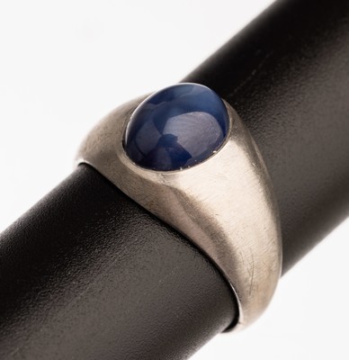 10 kt Gold Ring mit Sternsaphir-Synthese, WG 375/000, RW 59, ca. 6.8 g
