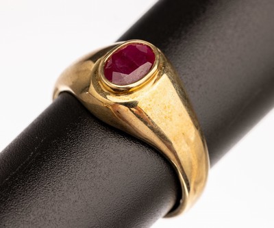 14 kt Gold Rubin Ring, GG 585/000, oval- facett. Rubin ca. 0.90 ct, RW 62, ca. 11.3 g