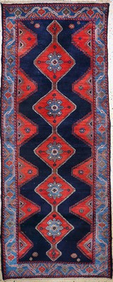 Hamadan alt, Persien, Mitte 20.Jhd, Wolle auf Baumwolle, ca. 275 x 110 cm, EHZ: 2