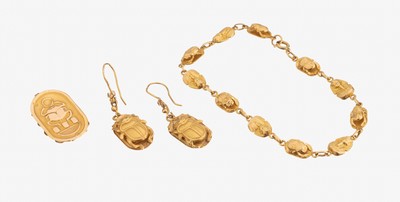 18 kt Gold Schmuckset, "Skarabäen", ca. 19.3 g, best. aus: Armband, L. ca. 20 cm, Federringschließe, Anhänger und Paar Ohrgehänge