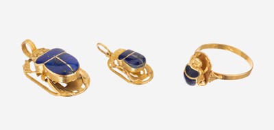 18 kt Gold Konvolut, "Skarabäen", ca. 13.7 g, GG 750/000, best. aus: 2 Anhängern und 1 Ring, RW 60