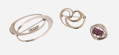 14 kt Gold Konvolut, WG 585/000, best. aus:1 Brosche, 2 ineinander verschlungene Ovale, part. sat., 5 8/8-Diamanten zus. ca. 0.10 ct Weiß/si, ca. ...
