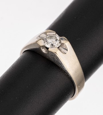 14 kt Gold Brillant Ring, WG 585/000, ein Brillant ca. 0.45 ct feines Weiß/vvs, RW 56, ca. 5.0 g, mit Zertifikat