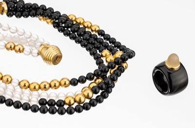 14 kt Gold Onyx-Bergkristall-Schmuckset, GG585/000-Schließe, best. aus: Collier 4-rhg., matt. Bergkristallkugel, pol. Onyxkugeln, Zwischenkugeln ...