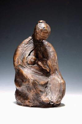 Waltraud Suckow, 1924-2009 Mannheim, Thüringer Madonna, Bronzeskulptur von 1974, signiert und dat., num. 3/10, H. ca. 20cm