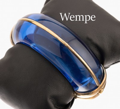 WEMPE Armreif, Monturen 925er Silber vergoldet, Meistermarke Wempe, blaues Acrylglas, Klappscharnier, D. ca. 6 cm