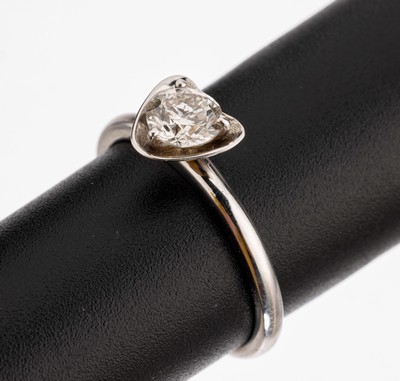 14 kt Gold Brillant Ring, WG 585/000, Brillant ca. 0.45 ct l.get.Weiss(I)/p1, (beh.),ca. 2.5 g, RW 54, mit AIG-Expertise