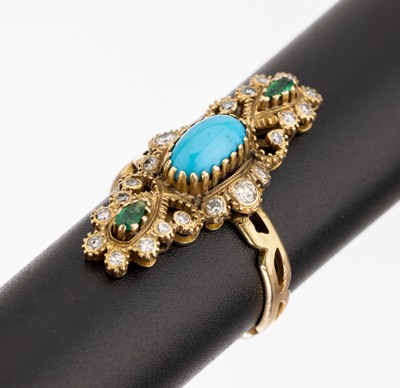 14 kt Gold Farbstein Schiffchenring, GG 585/000, ovaler Türkiscabochon ca. 2.0 ct, 2 facett. Smaragdtropfen zus. ca. 0.04 ct, 22 Diamanten zus. ca. ...