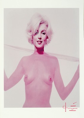 Bert Stern, 1929-2013, "Nor Bad for 36" aus der Serie Marilyn Monroe. The Last Sitting, Pigmentdruck auf mattem Fotopapier, Abzug von 2011, ...