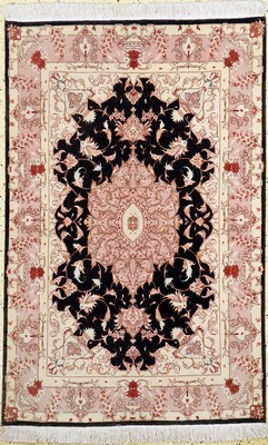 Täbriz fein(50 Raj), Persien, Ende 20 Jhd, Korkwolle mit Seide, ca. 155 x 101 cm, ca. 500.000 Kn/qm, EHZ: 2