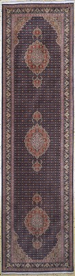 Täbriz"Mahi"fein(50 Raj), Persien, Ende 20.Jhd, Korkwolle mit Seide, ca. 306 x 84 cm, ca. 500.000 Kn/qm, EHZ: 2