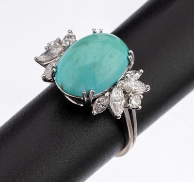 18 kt Gold Türkis Diamant Ring, WG 750/000,mittig ein ovaler Türkiscabochon, seitl. 2 Brillanten und 8 Diamantnavettes zus. ca. 1.60ct Weiss/si, ...