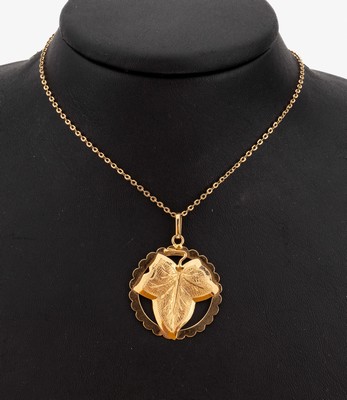 18 kt Gold Anhänger, RoseG 750/000, in Formeines Ahornblattes, fein grav., an 585/000 Kette, L. ca. 44 cm, Kastenschlo? mit Sicher- heitsacht, ca. ...