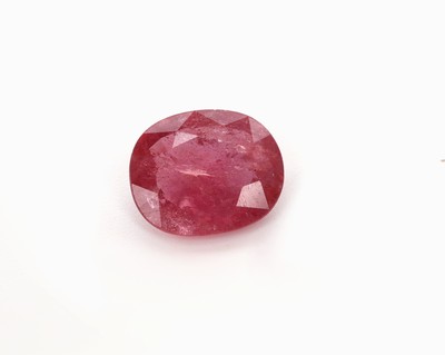 Loser ovalfacett. Saphir, 4.57 ct, Reddish Pink, 12.02 x 9.99 x 4.08 mm, (beh.), mit GEM Report