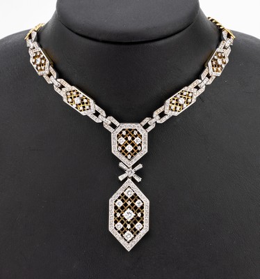 14 kt Gold Diamant-Collier, GG/WG 585/000, prunkvolle Gestaltung, 262 Brillanten und Diamanttrapeze zus. ca. 6.0 ct feines Weiß- Weiß/vs-si, L. ...