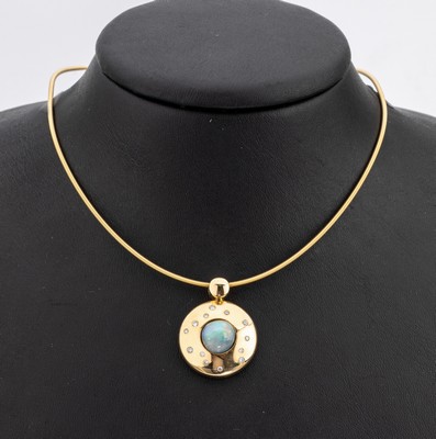 Massiver 18 kt Gold Opal-Diamant-Anhänger, an Halsreif, GG 750/000, Boulderopal-Cabochon ca. 4.80 ct, 13 Brillanten zus. ca. 0.15 ct Weiss/vs-si, ...