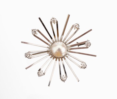 14 kt Gold Brillant-Perl-Brosche, WG 585/000, strahlenförmig, 8 Brillanten zus. ca.0.32 ct Weiß/si, mittig Akoyazuchtperle, D. ca. 3.5 mm, ca. 7.0 ...