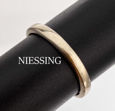 18 kt Gold NIESSING Ring, WG 750/000, schlicht, RW 62, ca. 4.4 g, sign.